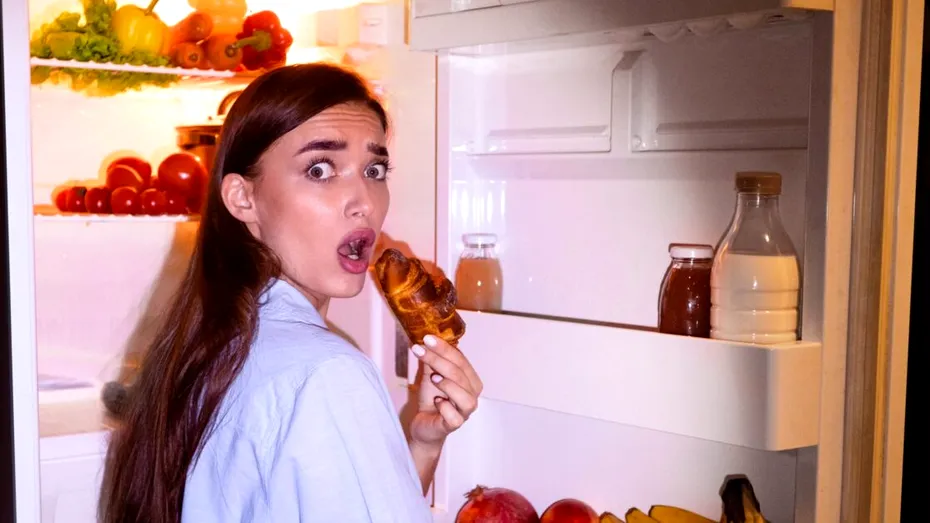 Cum să reduci consumul de alimente noaptea