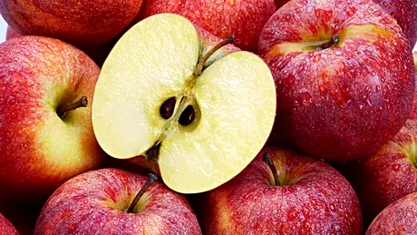 Ce se întâmplă dacă înghiți semințe de măr. Acestea conțin cianură