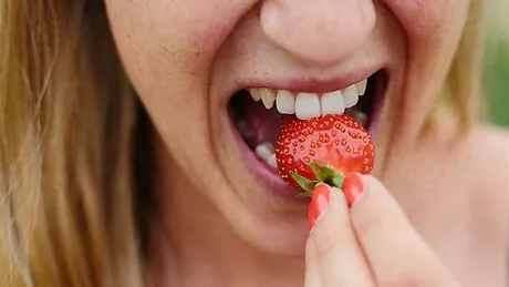 Ce trebuie să mâncăm pentru a avea dinţi sănătoşi?