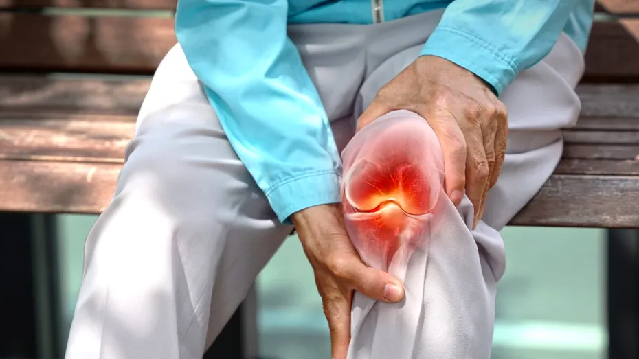 Te dor genunchii? Nu e de la vârstă