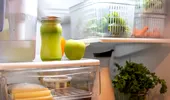 De ce frigiderul nu răcește toate alimentele la fel. Unde ar trebui păstrate, de fapt, fructele și legumele