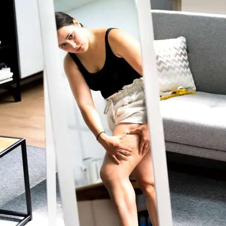 Vrei coapse mai subțiri? Cum să mergi să arzi mai multe calorii, cu 15 minute pe zi
