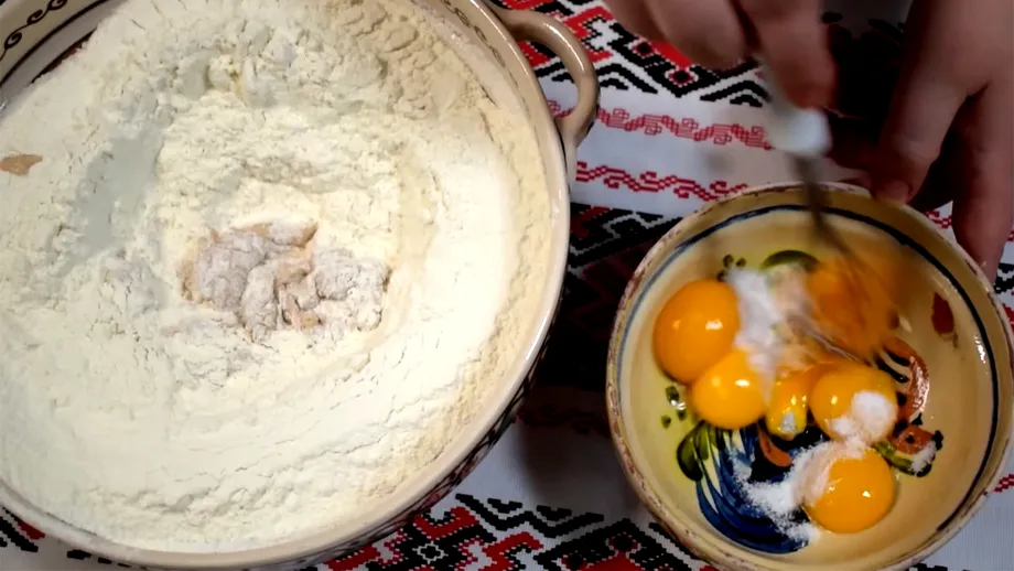 Ecuația cozonacului. Cât lapte și câte ouă trebuie să pui, la fiecare kilogram de făină folosit