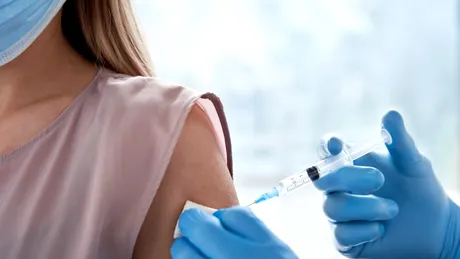 Reacțiile adverse după vaccinare pot semnala un titru mai mare de anticorpi anti-COVID