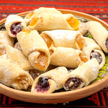 Rețeta tradițională de cornulețe de post pe care trebuie să o încerci