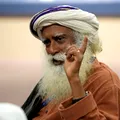 Secretul lui Sadhguru pentru zilele caniculare. Băuturile naturale pe care le bea aproape zilnic vara