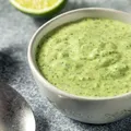Rețetă de sos de usturoi verde. Se prepară rapid și e super-aromat