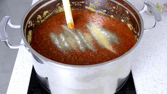 Ingredientul ciudat care îți face zacusca super-delicioasă. Puține gospodine din România cunosc acest truc