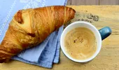 Alimente și băuturi pe care le consumi la micul dejun și care balonează
