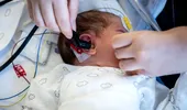 Screeningul pentru deficiențe de auz la bebeluși. Testul simplu care poate schimba întreaga viață a unui copil