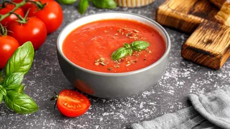 4 supe cu efect antiinflamator – delicioase, hrănitoare și ușor de preparat