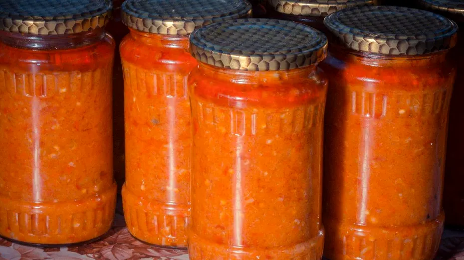 Zacuscă de ciuperci, gustul toamnei în borcan. Rețeta simplă și aromată pentru proviziile de iarnă