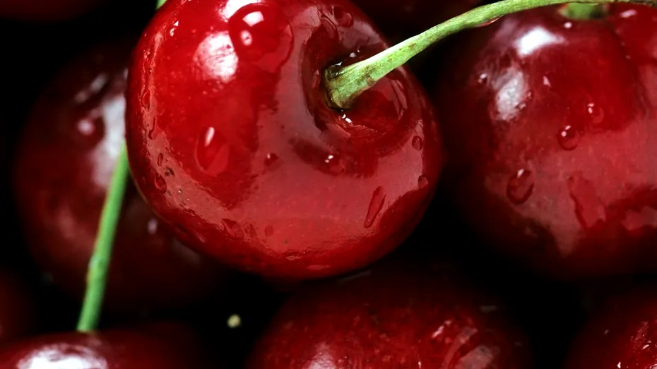 Motivele pentru care ar trebui să mănânci cireșe vara