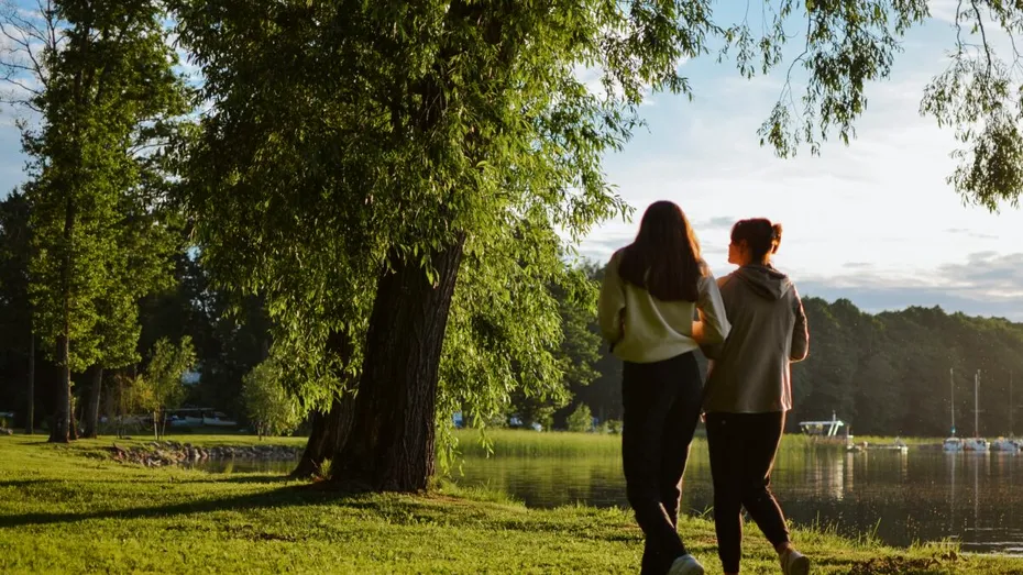 Ce se întâmplă în corpul tău când mergi pe jos timp de o oră?