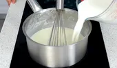 Ecuația sosului Bechamel fără cocoloașe. Cât lapte trebuie să pui, în funcție de cât unt și făină folosești