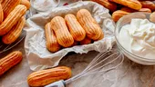 Rețetă eclere franțuzești – cum se fac cojile de ecler, crema de vanilie și glazura de ciocolată