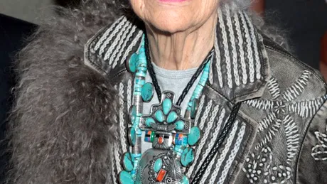 La 95 de ani, legendara Iris Apfel pregăteşte o „revoluţie” în domeniul modei