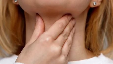 Răgușeala și senzația de nod în gât - ce boală de tiroidă semnalează
