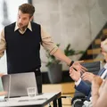 Nu este aroganță! Psihologii susțin că persoanele cărora nu le pasă de ce crede lumea despre ele au, în realitate, o trăsătură extrem de puternică