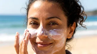 Care este cea mai sănătoasă cremă de protecție solară, potrivit experților în dermatologie