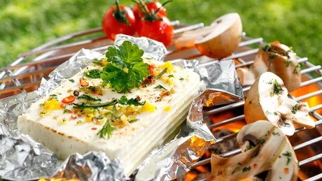 Brânza aparent „sănătoasă”, dar care este o bombă calorică. Îngrașă mai rău decât ceafa pe grătar