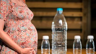 Microplasticele și fertilitatea: cât de mare este riscul pentru cuplurile care își doresc un copil?