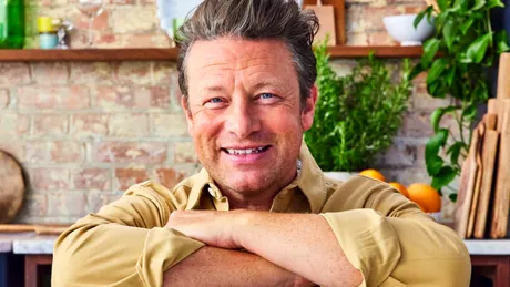 Rețeta de paste cu creveți a lui Jamie Oliver! E gata în 15 minute