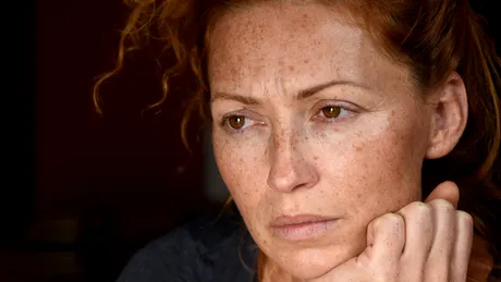 Cum să nu te mai gândești obsesiv la ce cred ceilalți despre tine