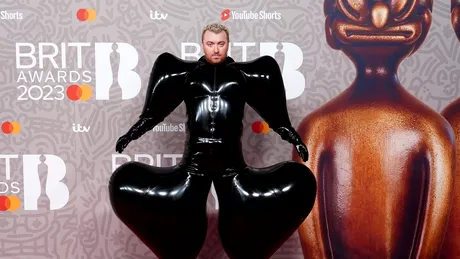 Sam Smith și ținuta care a ridicat cele mai multe întrebări: „Cum merge la toaletă?”
