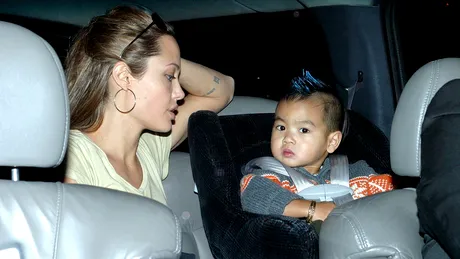 Cum arată Maddox, primul copil adoptat de Angelina Jolie. Au trecut 20 de ani de la adopția sa de către faimoasa actriță