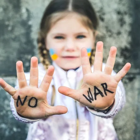 Cum resimt copiii războiul? „Mi-e teamă că ne vor fi distruse casele, exact ca în Ucraina!”