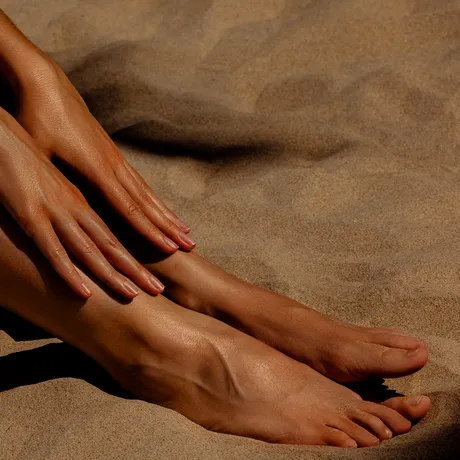 Nu ignora aceste simptome de la picioare: pot fi semnul unor boli grave