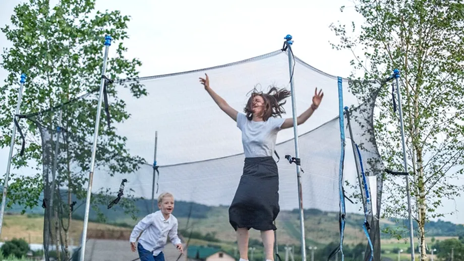 Ce este „fractura de trambulină”? Pericolul ascuns al unei distracții aparent inofensive