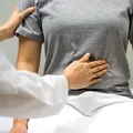 Tratamentul hormonal în endometrioză: când este indicat, cum funcționează și de ce este eficient