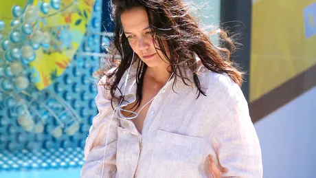 Katie Holmes, de nerecunoscut! Vedeta, extrem de neîngrijită pe străzile din Soho