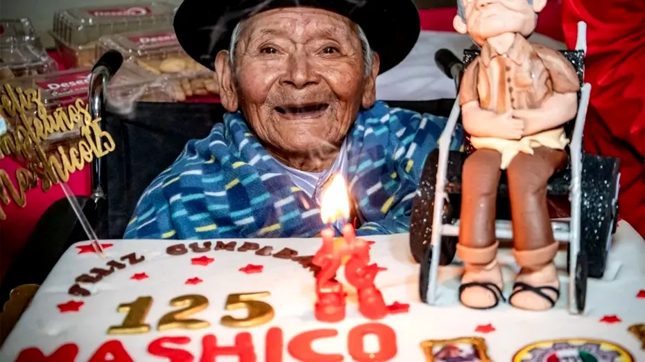 Cum să atingi vârsta de 125 de ani. Secretul pensionarului din imagine: 