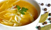 Cum faci supă de varză de dietă – rețeta pentru slăbit, gata în 30 de minute!