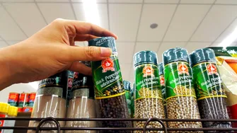 Piperul din supermarket, sub lupa experților: ce au descoperit testele de laborator