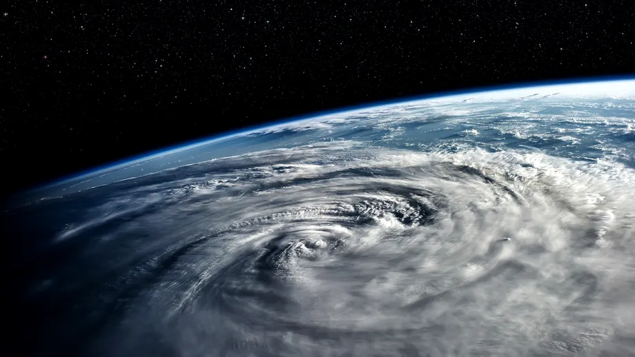 Vremea se răcește în perioada următoare! România va fi la intersecția dintre un ciclon și anticiclon