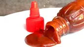 Cum să faci ketchup-ul să țină mai mult. Ingredientul pe care trebuie să-l adaugi în sticlă să-l folosești până la ultima picătură