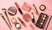 Cream blush, cream bronzer și cream highlighter: de ce produsele cremoase domină machiajul