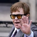 O infecție oculară l-a lăsat pe Elton John orb în doar 6 luni. Cum să previi să ți se întâmple și ție