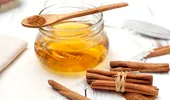 Dieta cu miere și scorțișoară. Rețeta pentru licoarea cu care înlocuiești zahărul rafinat din alimentație