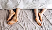Fenomenul „sleep divorce”: de ce tot mai multe cupluri aleg să doarmă separat