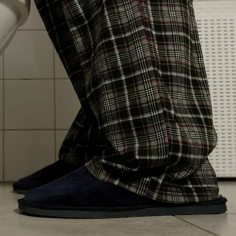 Te trezești noaptea pentru a merge la toaletă? Dacă acest lucru se întâmplă frecvent, nu îl ignora. Ce afecțiune poate ascunde