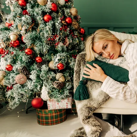 De ce apare depresia de sărbători? Factorii care declanșează tristețea fără să-ți dai seama