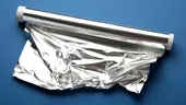 Alimente pe care nu trebuie niciodată să le gătești în folie de aluminiu. Pericolul pe care nici nu-l bănuiai