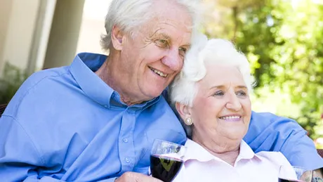 Efectele benefice ale consumului moderat de alcool la bătrâneţe