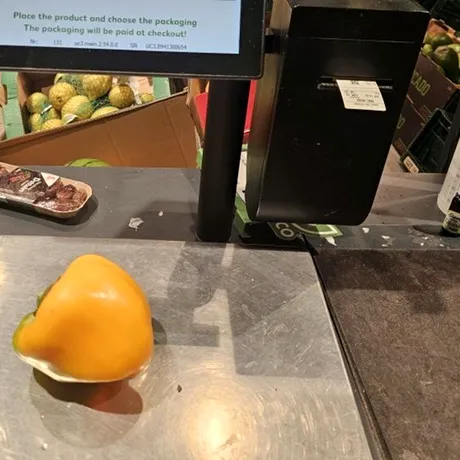 Suma pe care a plătit-o o româncă pentru un singur ardei, în Kaufland! A crezut că nu vede bine
