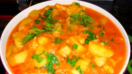 Cele 3 condimente care nu trebuie puse niciodată în tocăniță. Îi strică tot gustul!